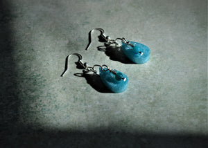 Blue Agate Stones Paired with Tear Drop Blue Resin Pendant Set